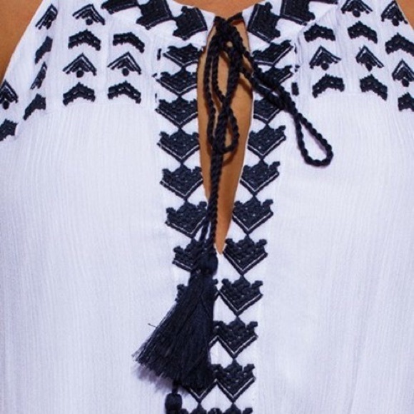 ❣️ Sale was 45$ down sizing ❣️ Embroidered tassel dress - Picture 7 of 8